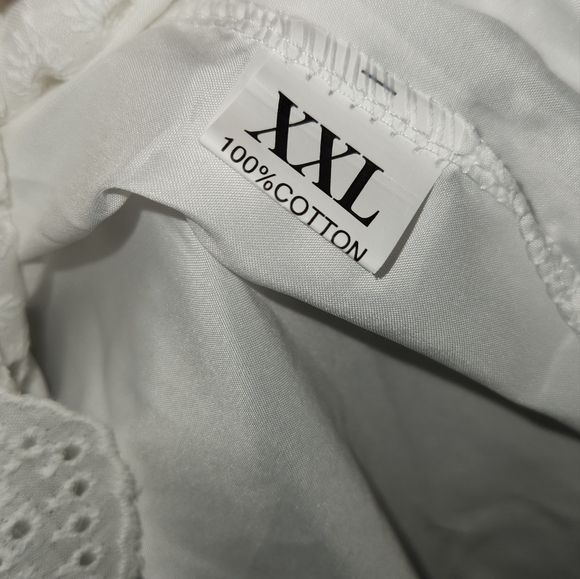 BEAUTIFUL EYELIT DRESS !! - Picture 2 of 4